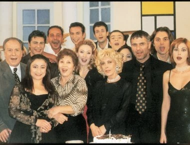 Δύο Ξένοι: Το «σκοτεινό» τέλος της αγαπημένης σειράς του MEGA που δεν είδαμε ποτέ (φώτο-βίντεο)